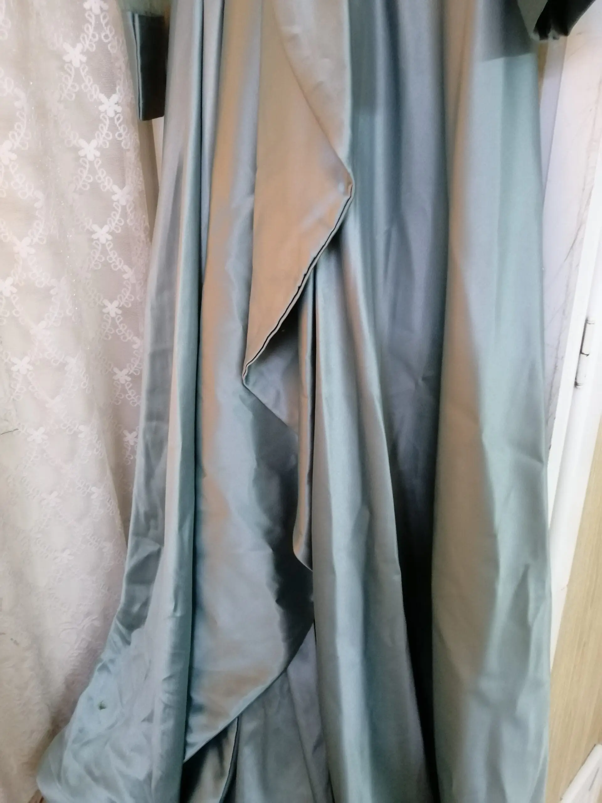 فستان سهرة للبيع