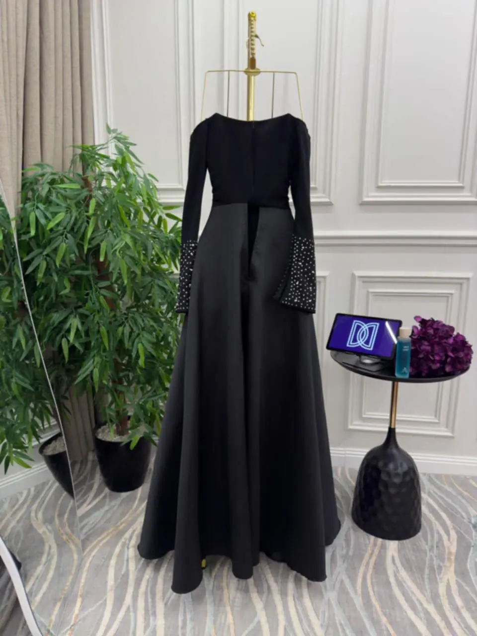 الفخم وصل 🎉🎉🎉 فستان سهره باربي ميكادو مطرز للبيع