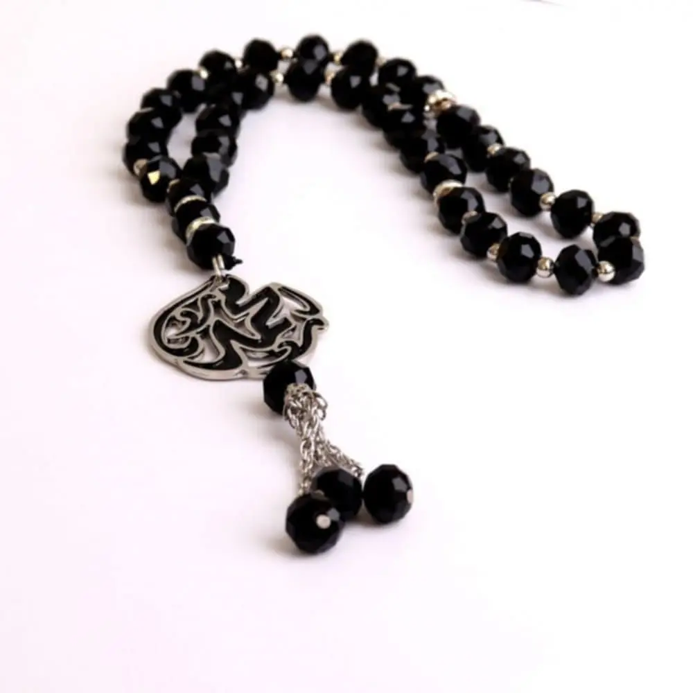 سبحة مبطن بالاسم تصمم حسب الطلب هي الشيء الذي نذكر بها الله عز وجل،