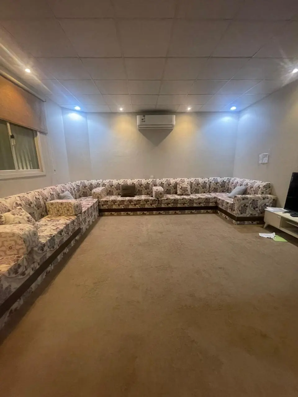 لوري نقل عفش بالرياض 0550594502