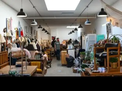 توصيل جمعية خيرية تاخذ تستقبل الاثاث المستعمل بالرياض 0542284584