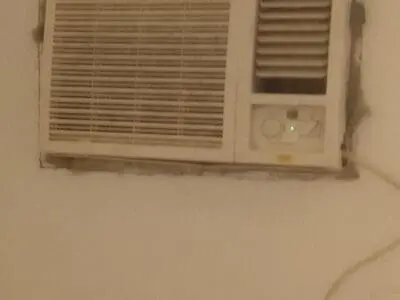 مكيف شباك استخدام منزلي نضيف