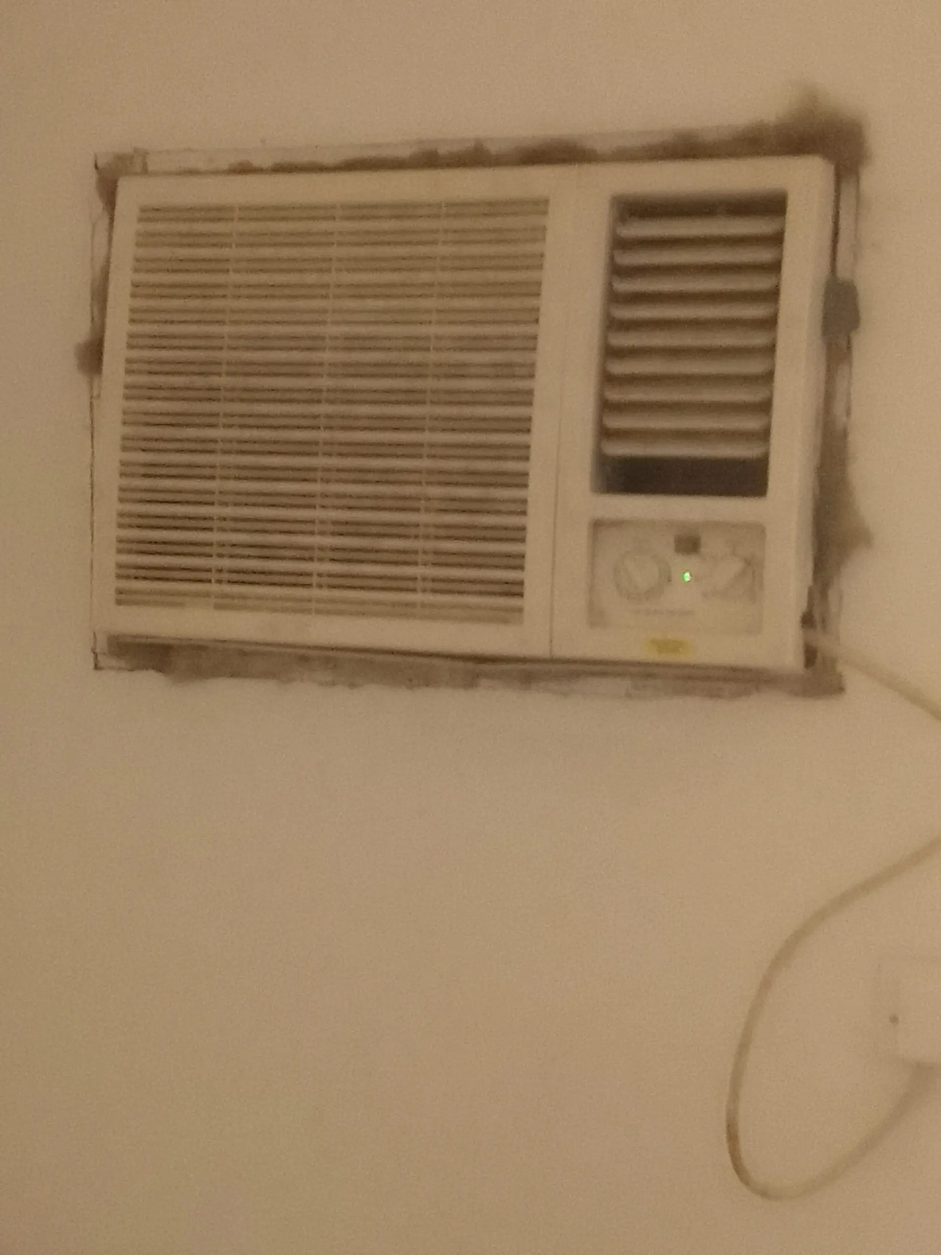 مكيف شباك استخدام منزلي نضيف