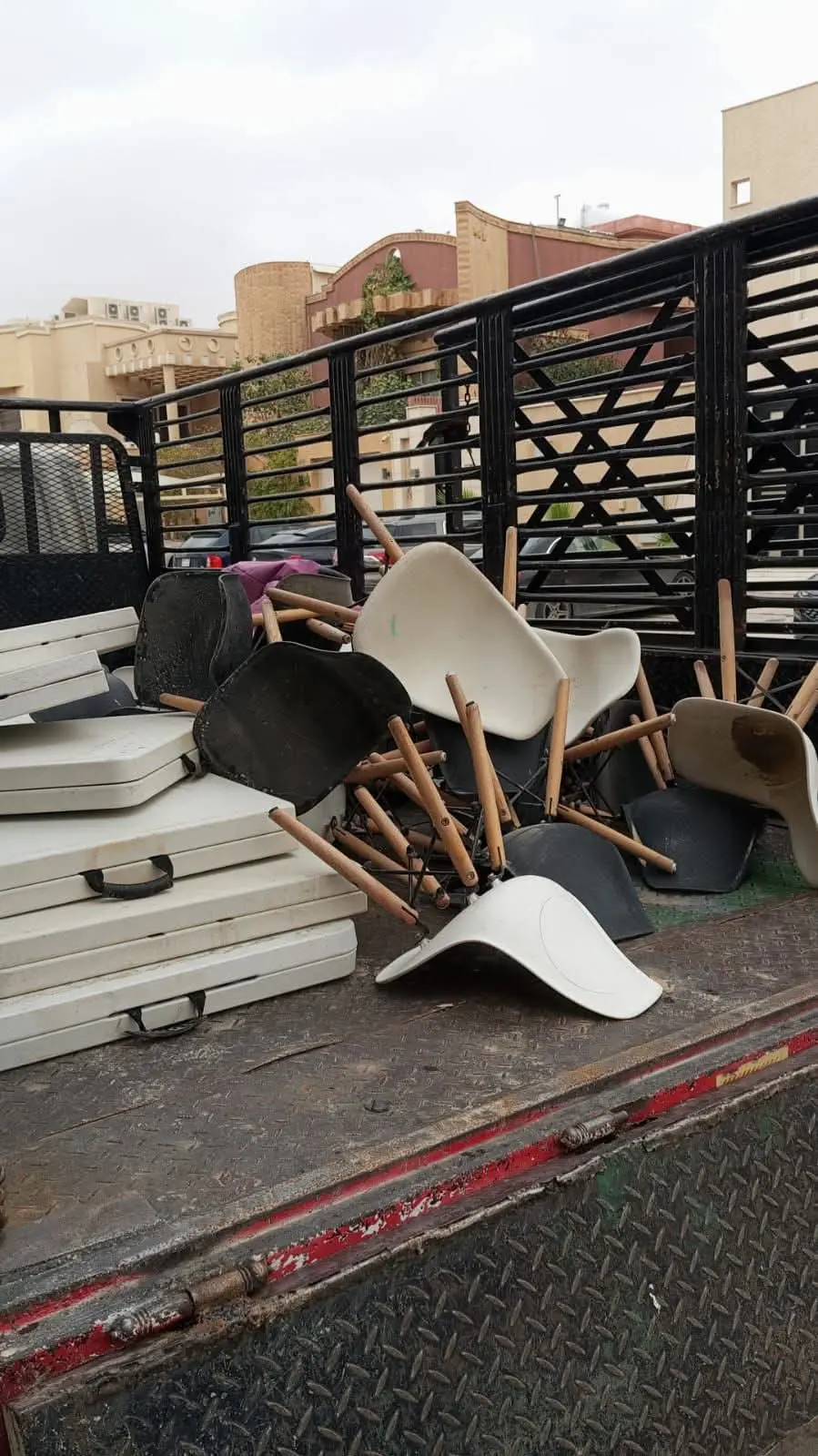 توصيل جمعية خيرية تاخذ تستقبل الاثاث المستعمل بالرياض 0542284584