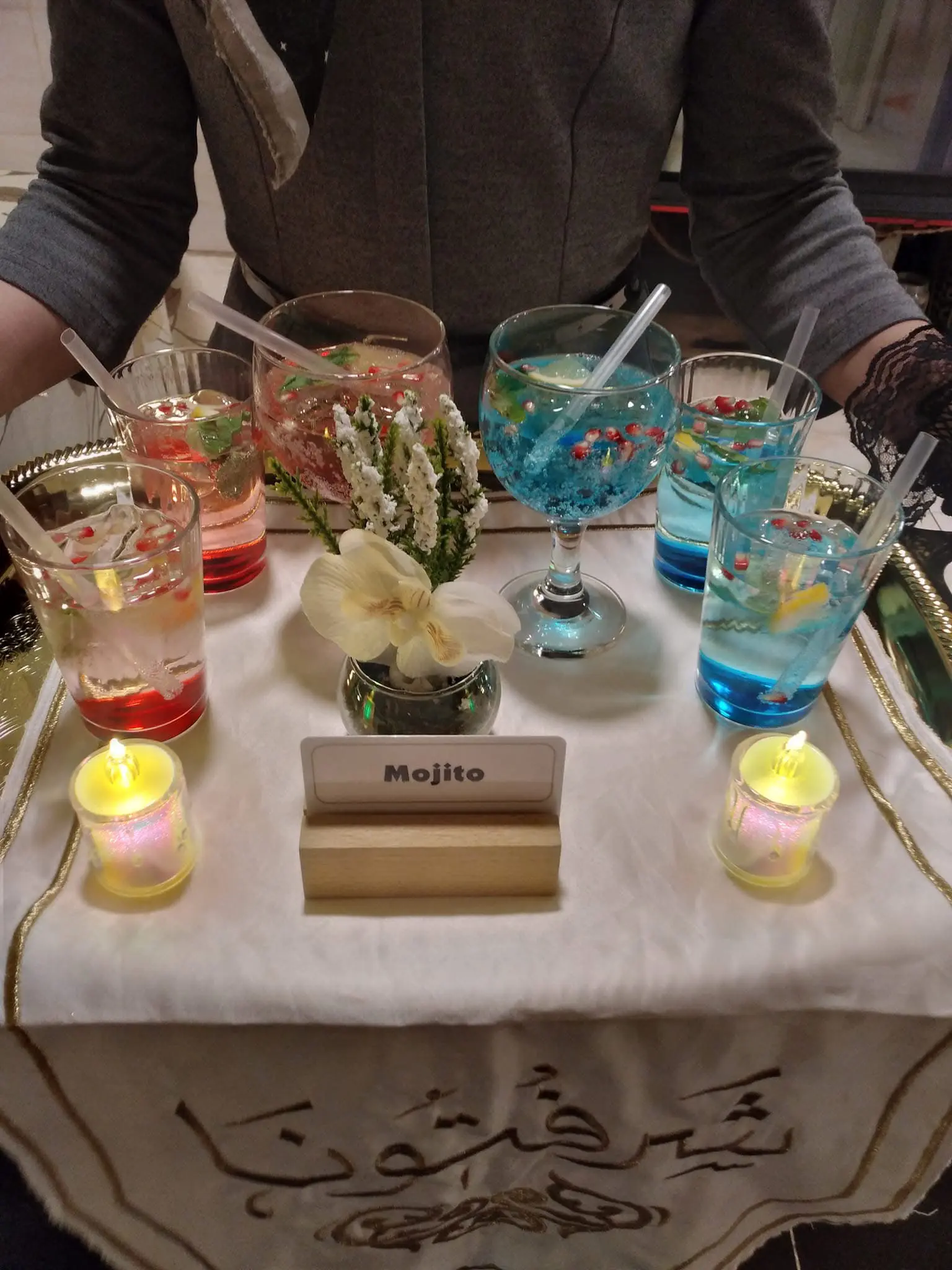 ‏حقين الضيافة خدمات الضيافة يقدمون ضيافة قهوجيات في جدة0555048727