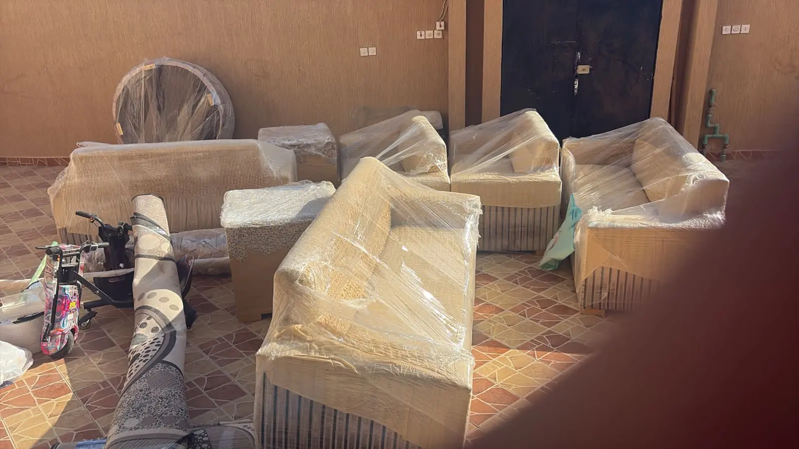 توصيل الى جمعية خيرية تاخذ الاثاث المستعمل بالرياض 0553514375