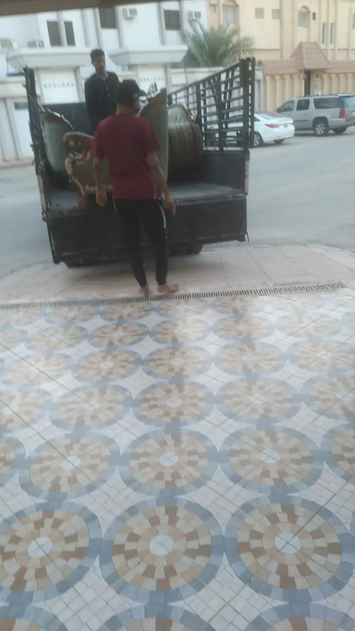 التخلص من الاثاث القديم حي الجزيرة 0559619194