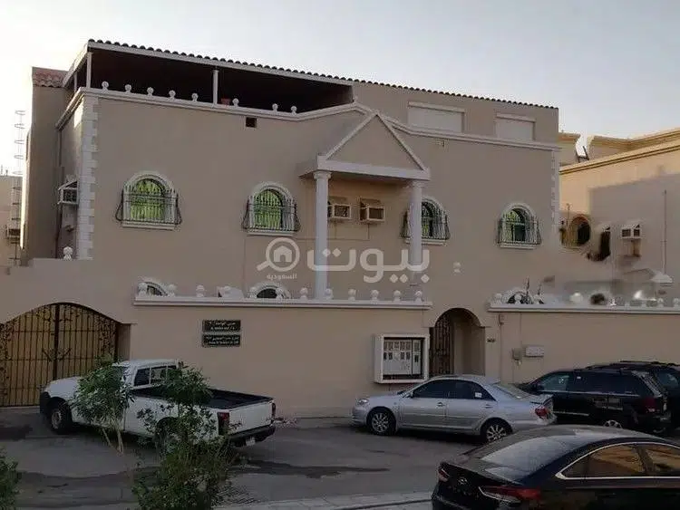 عمارة للبيع على شارع محمد بن هارون بحي الواحة، شمال جدة | 750م2