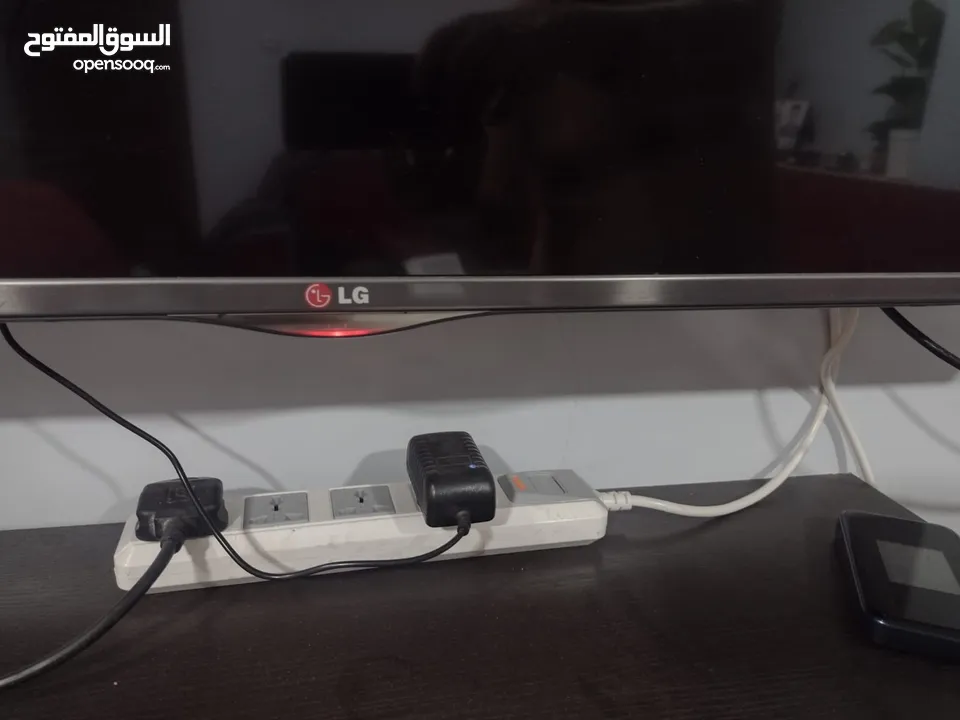 شاشة نوع 3D Smart LG بوضعيه ممتازه حجمها 47 بوصه ‏ال جي ‏,‏ LED ‏,‏ 48