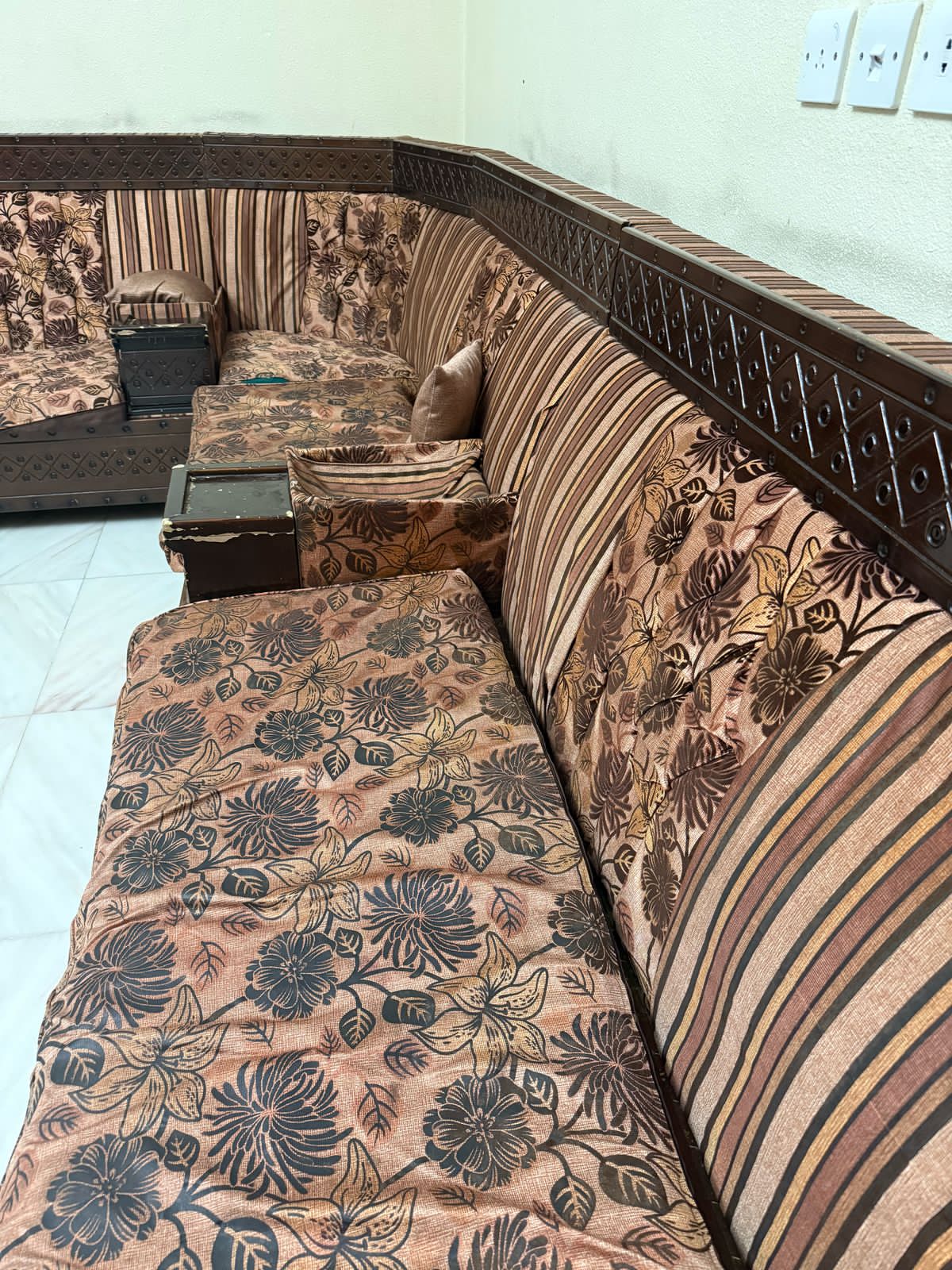 تنظيف المنازل من الاثاث القديم تالف بالرياض 0562249129 ازالة عفش قديم
