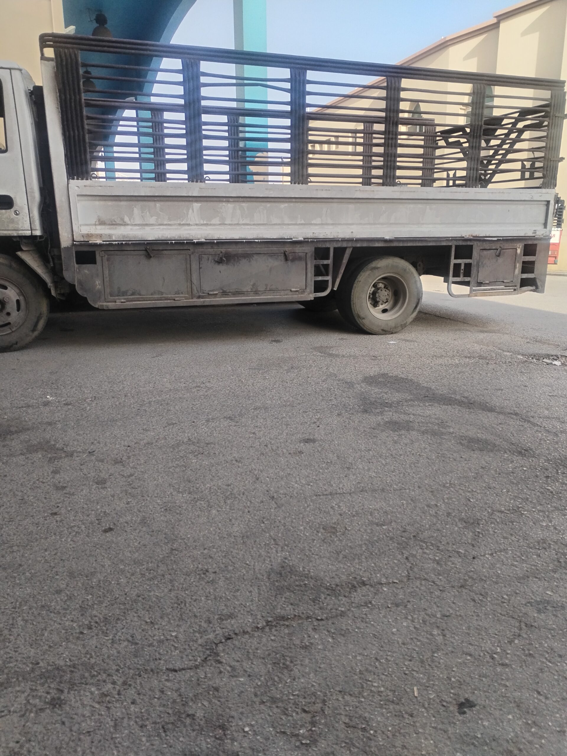 شراء اثاث مستعمل حي النظيم 0502870954