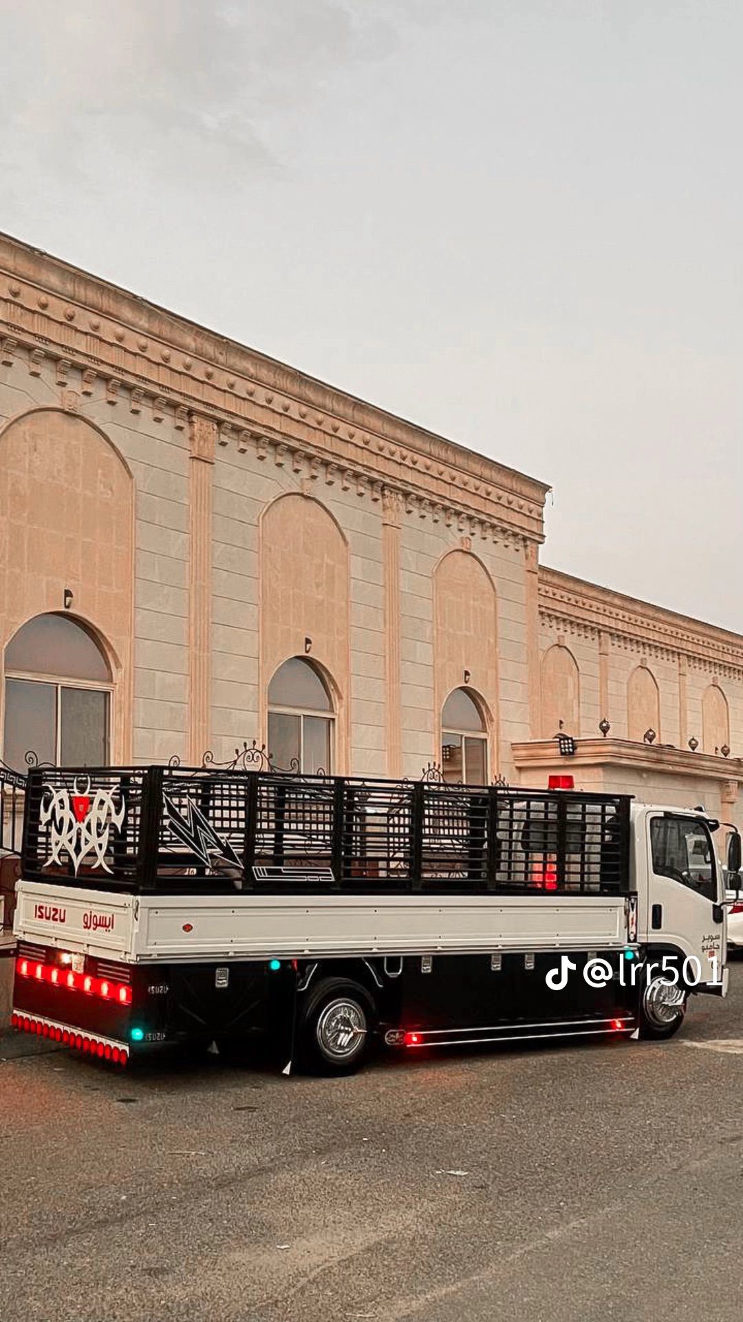 دينا طش اثاث قديم بالرياض 0507236883