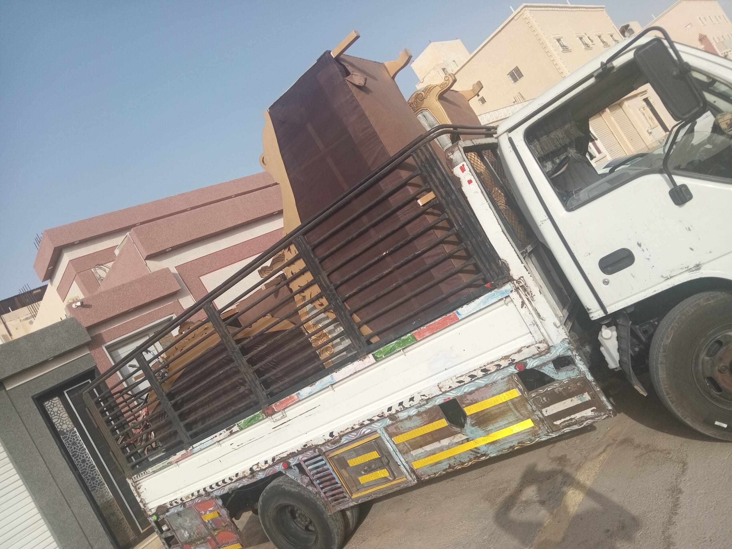 راعي دينا نقل عفش حي السعادة 0559803796