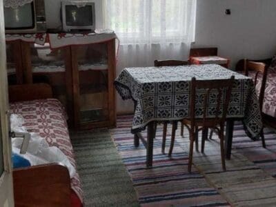 دينا تشيل اثاث قديم بالرياض 0508857593عفش تالف