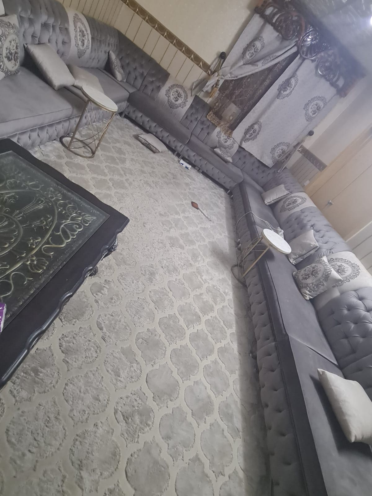 اللي يطشون الاثاث القديم بالرياض 0540433026