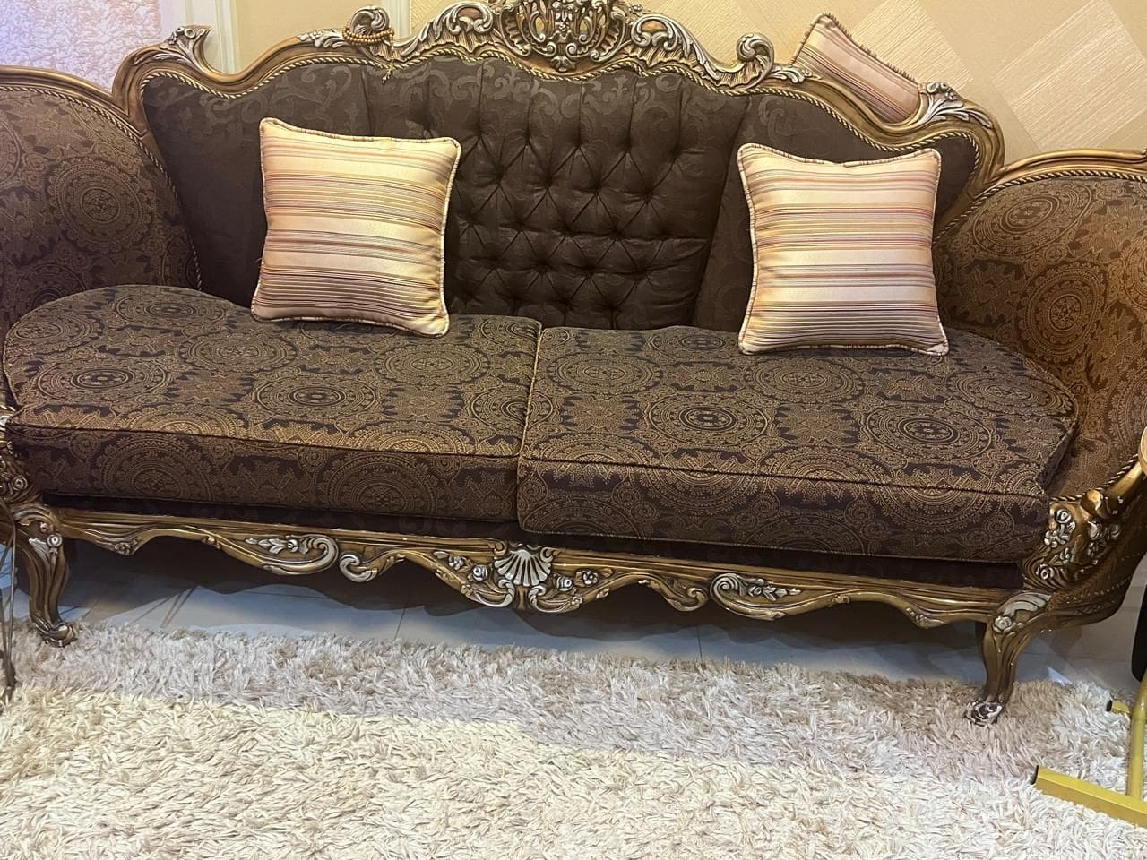 دينا تشيل اثاث قديم بالرياض 0508857593عفش تالف