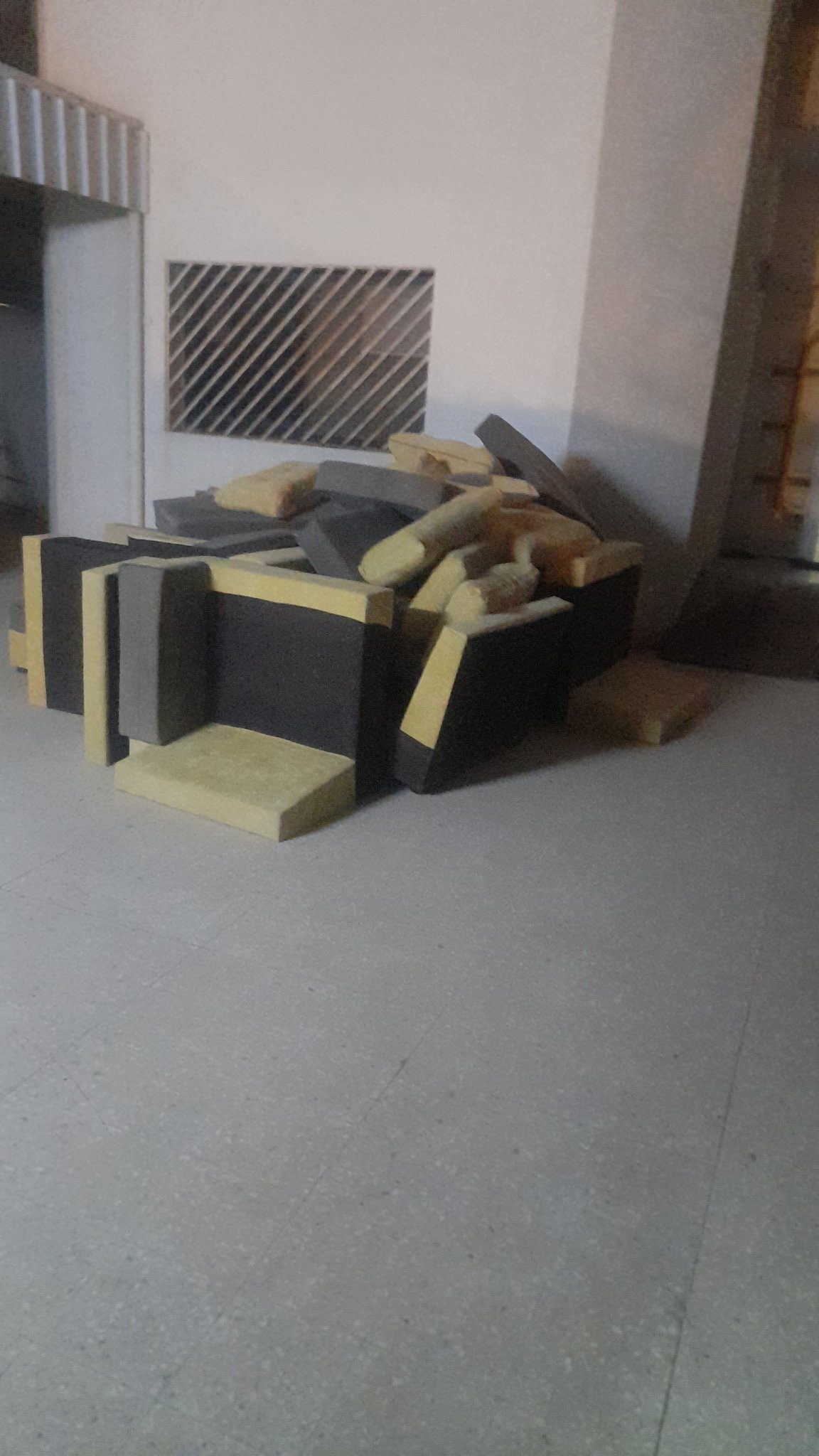 التخلص من الأثاث القديم شمال شرق الرياض 0545862986