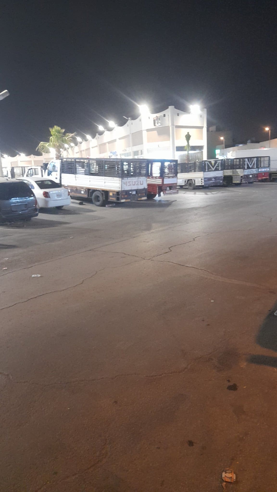 دينا توصيل الاثاث للجمعيات الخيريه بالرياض 0547761895