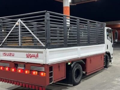 دينا طش ورمي الاثاث التالف بالرياض