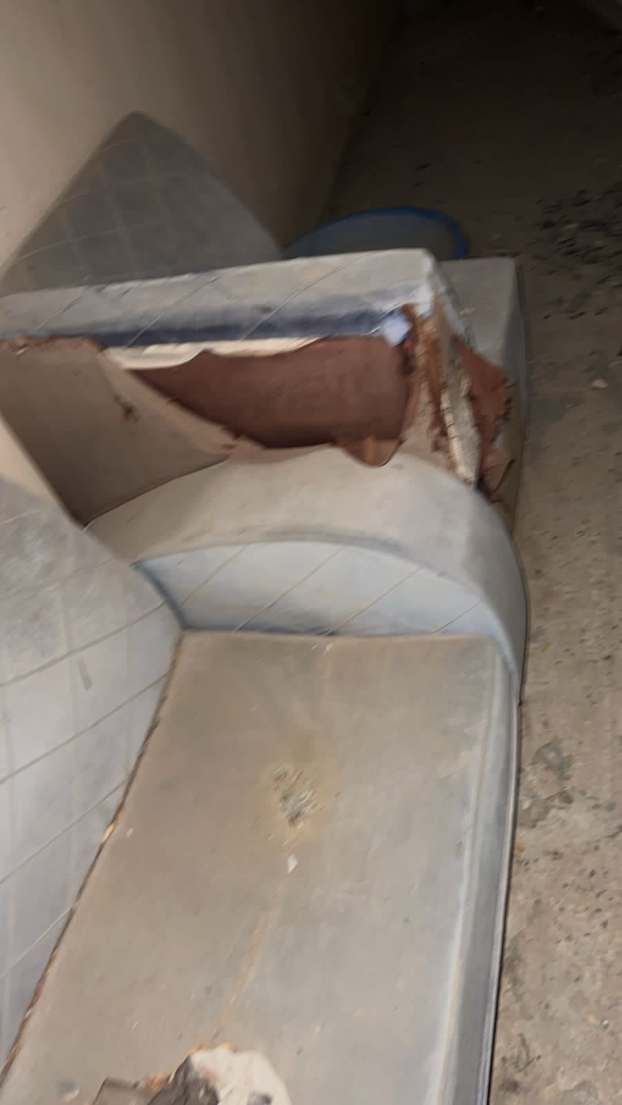 التخلص من العفش القديم بي شمال الرياض 0508857593