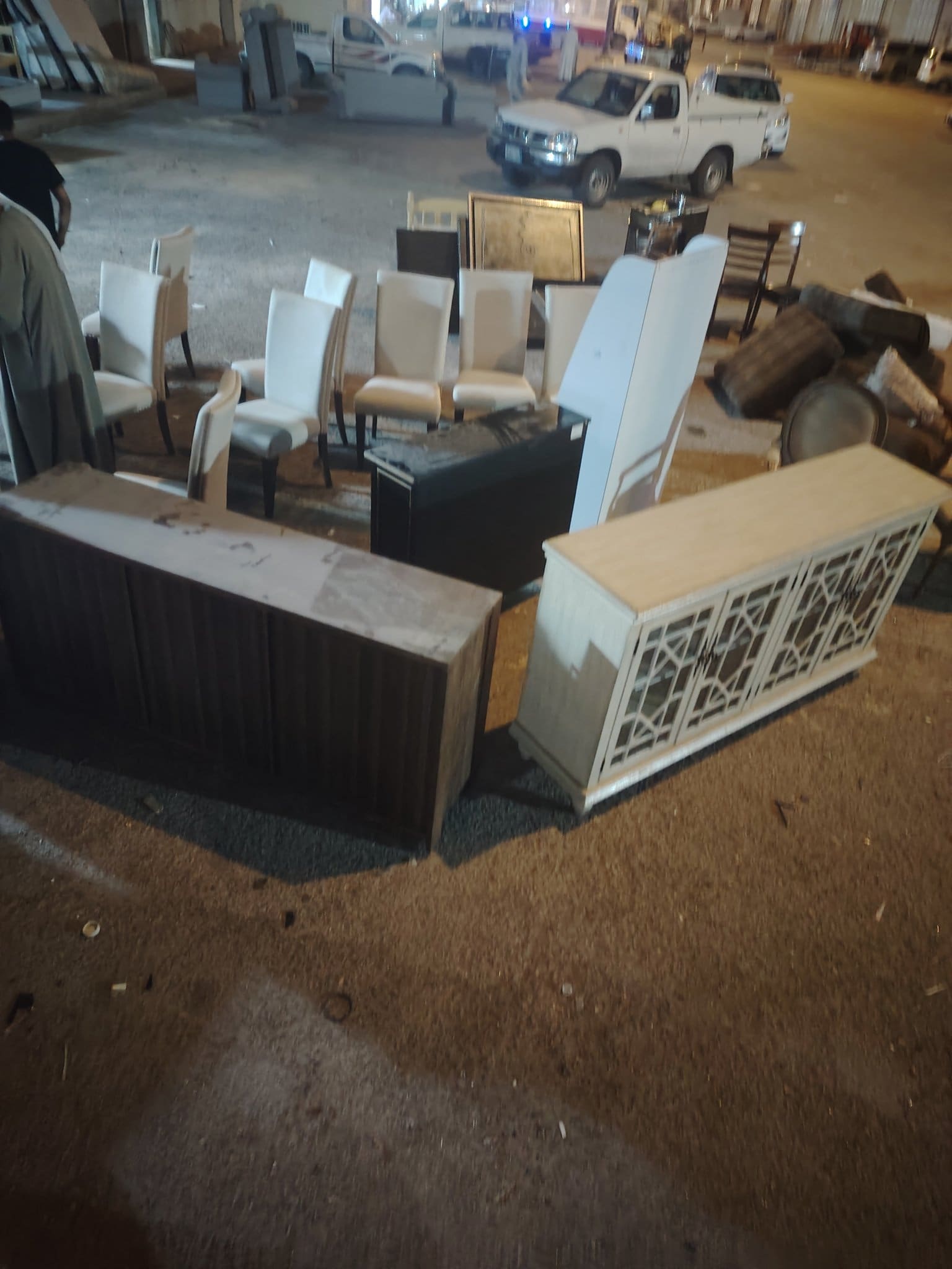 تبقا تتخلص من الاثاث القديم اتصل الان 0508857593 بالرياض