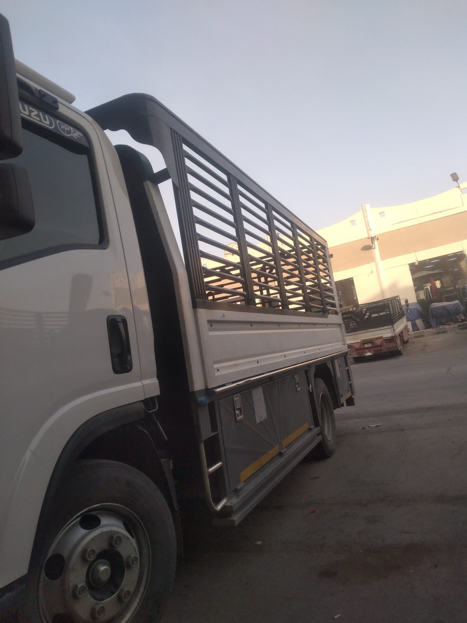 دينا تشيل اثاث قديم مهمل خربانه بالرياض 0503559450