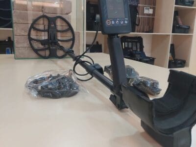 جهاز كشف الذهب والكنوز والذهب الخام QZ_80 الالماني