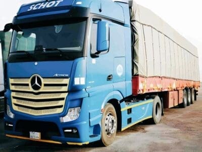 تريلا نقل عفش وبضائع داخل وخارج الرياض0550594502