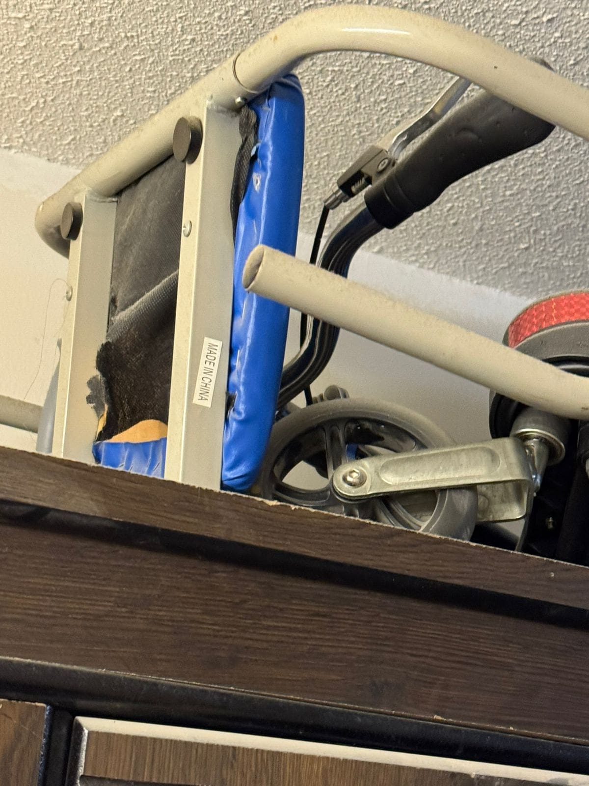 دينا التخلص من الاثاث التالف بالرياض رمي 0550298867