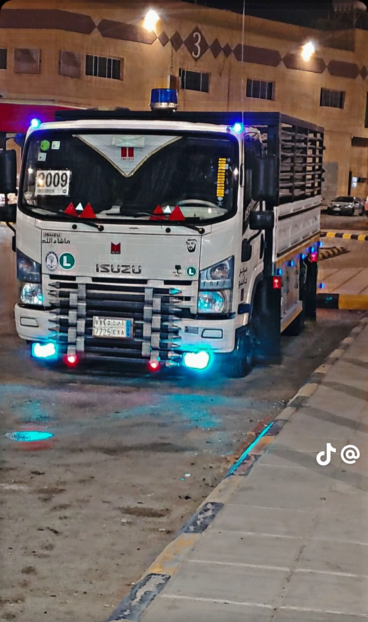 نقل اثاث لي الجمعيه الخيريه شمال الرياض 0500593881