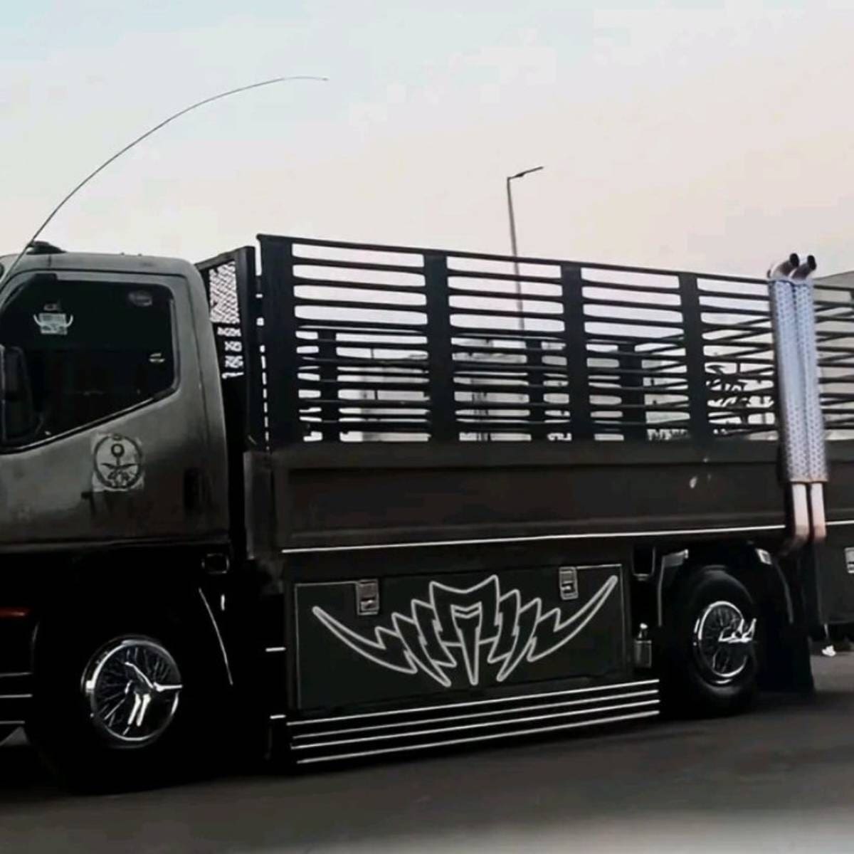 دينا طش اثاث قديم بالرياض 0507236883
