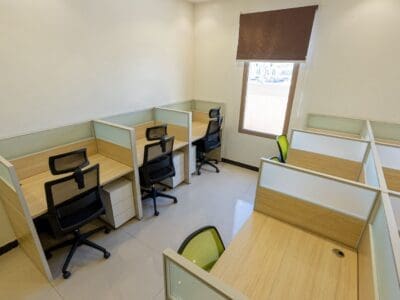 مكاتب مؤثثة للإيدجار