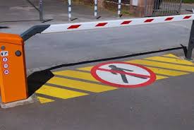 بوابة مواقف وحواجز السيارات