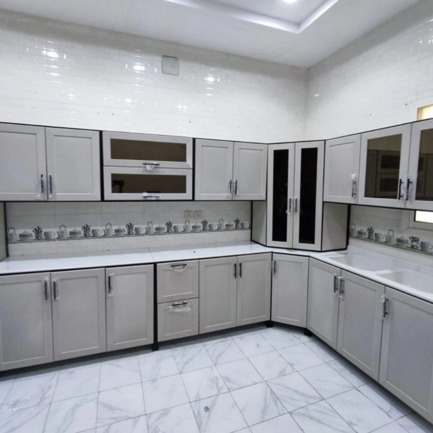 نجار فك وتركيب وصيانة المطابخ و غرف النوم