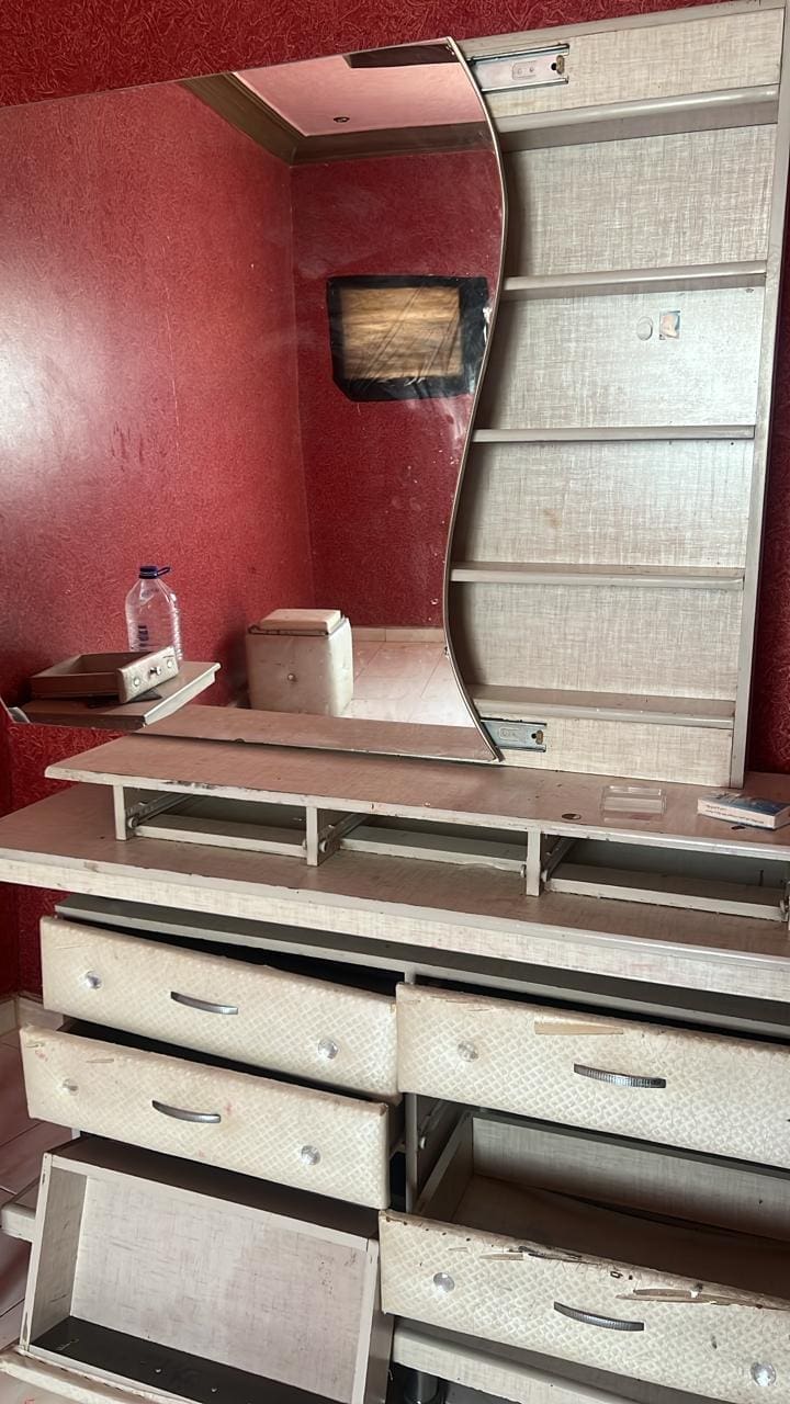 طش اثاث قديم بالرياض0508857593