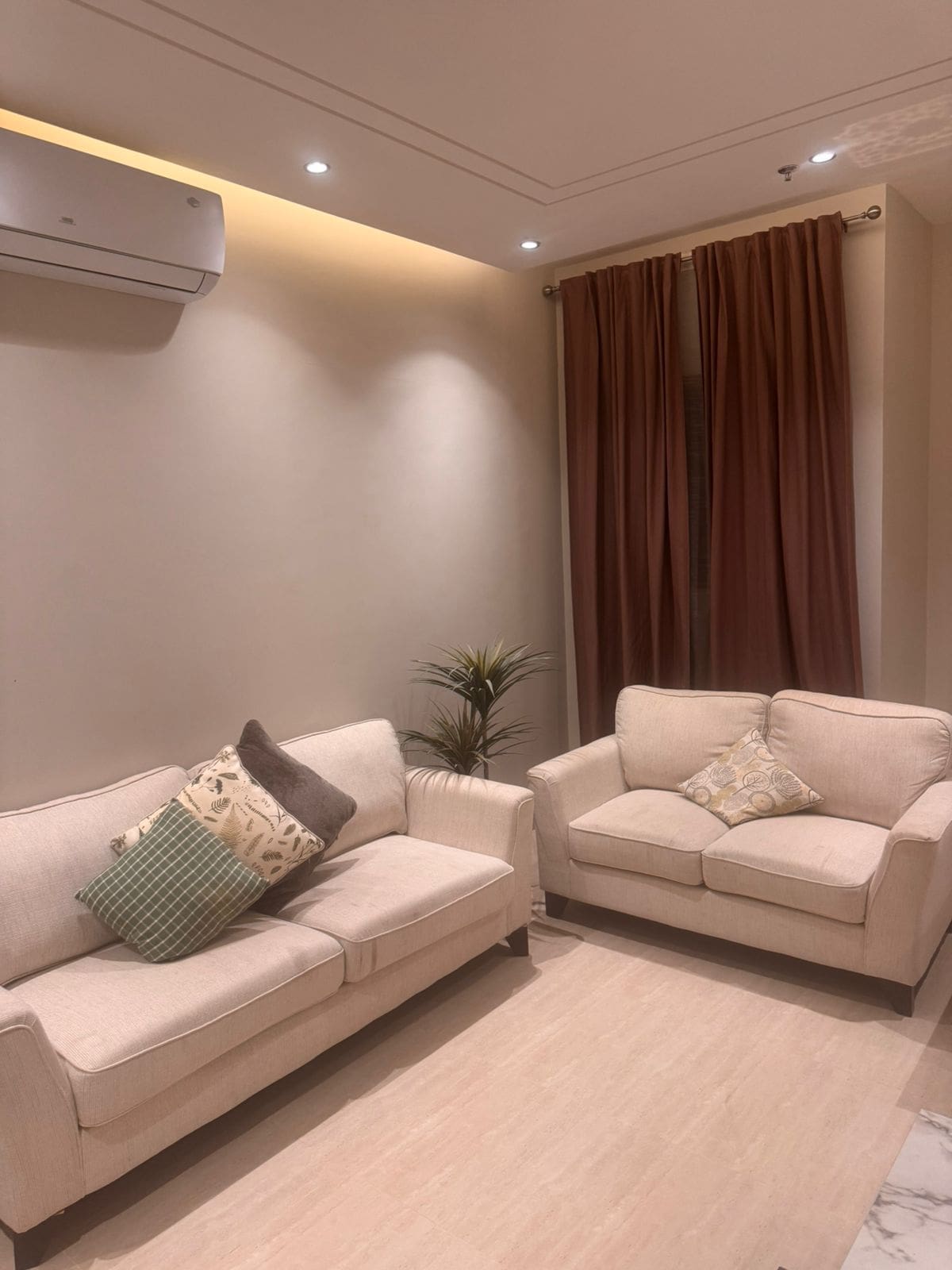 دينا نقل عفش بالرياض نقل عفش0537912442