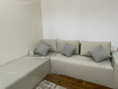 كنب زاوية للبيع – جديد ونظيف تمامًا