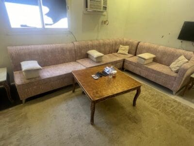 نوصل لي كل الجمعيات الخيرية بالرياض تاخذ تستقبل الأثاث المستعمل ياخذون