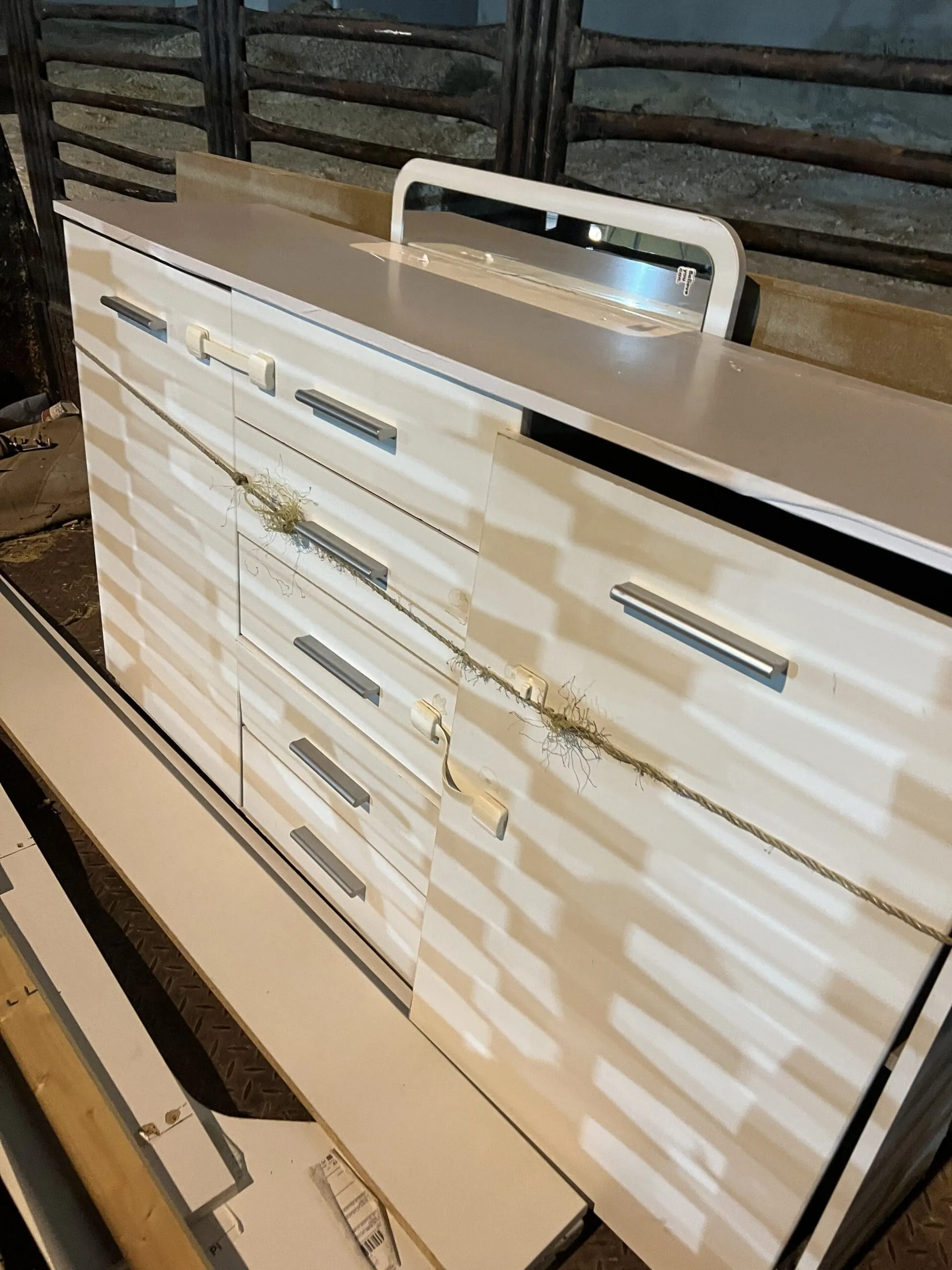 التخلص من الاثاث القديم بالرياض توصيل مكب طش رمي 0533132272