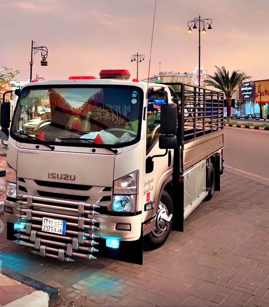 نقل اثاث بالرياض 0500593881