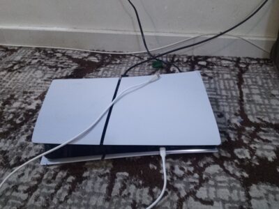 بكج كامل سوني 5 سليم نظيف و شاشة 50 بوصه و 3 يدات و حساب قوي