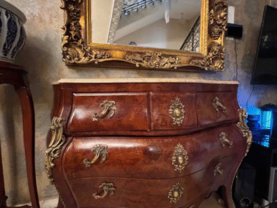 كونسول خشبي بسطح رخامي مع مراية