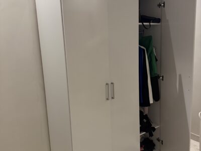 دولاب وسرير شبه جديد