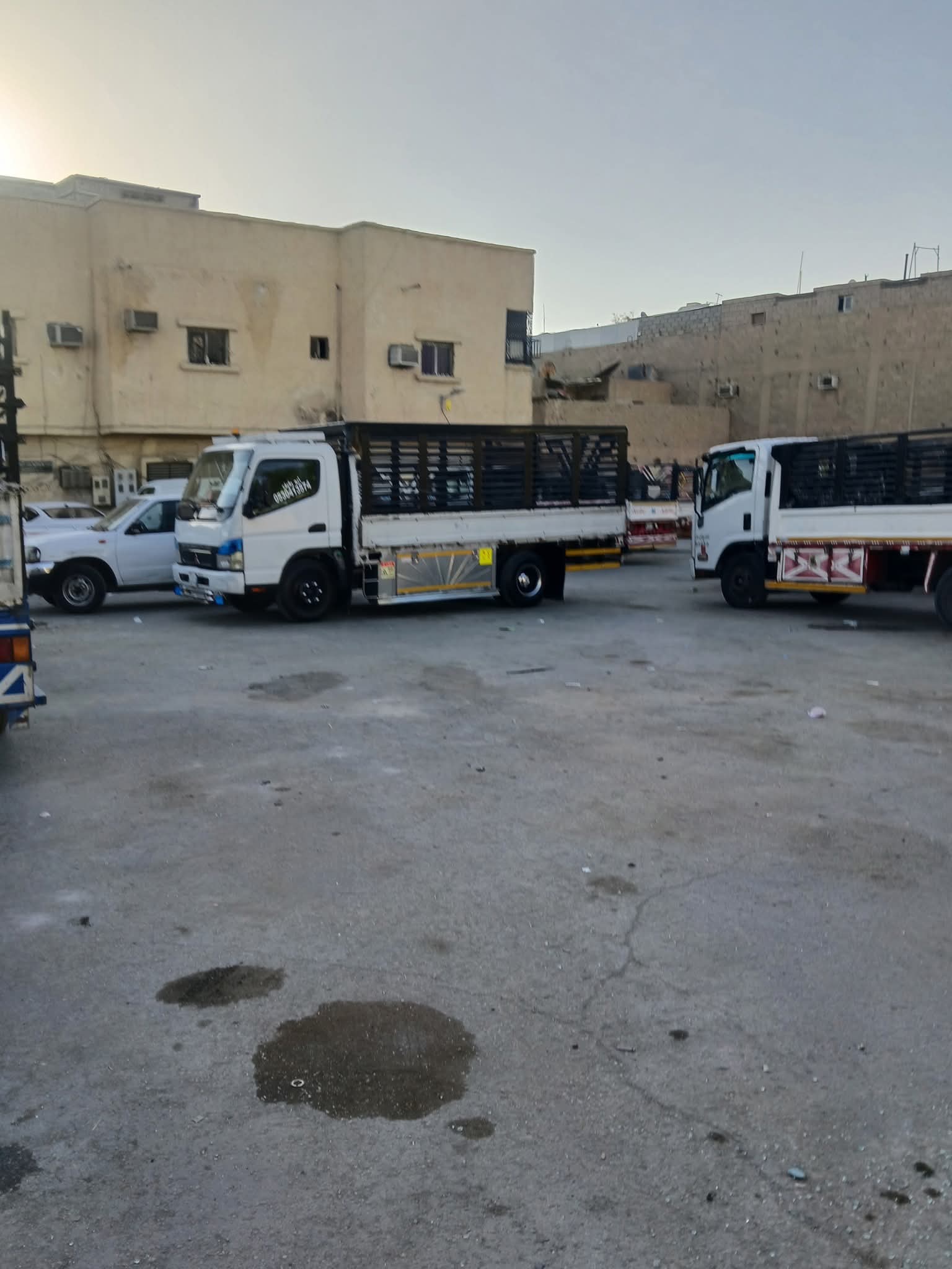 توصيل اثاث الي الجمعيه الخيريه بالرياض 0554296121